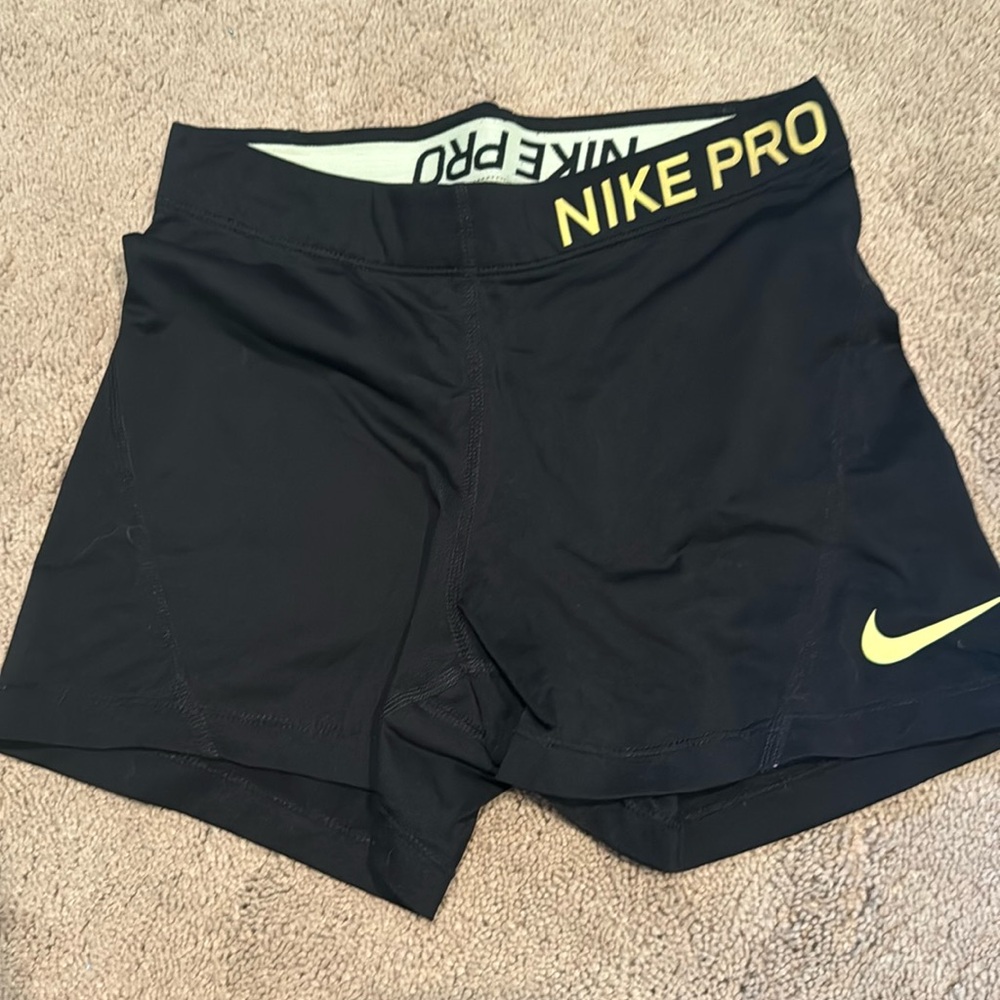 Black Nike Pros